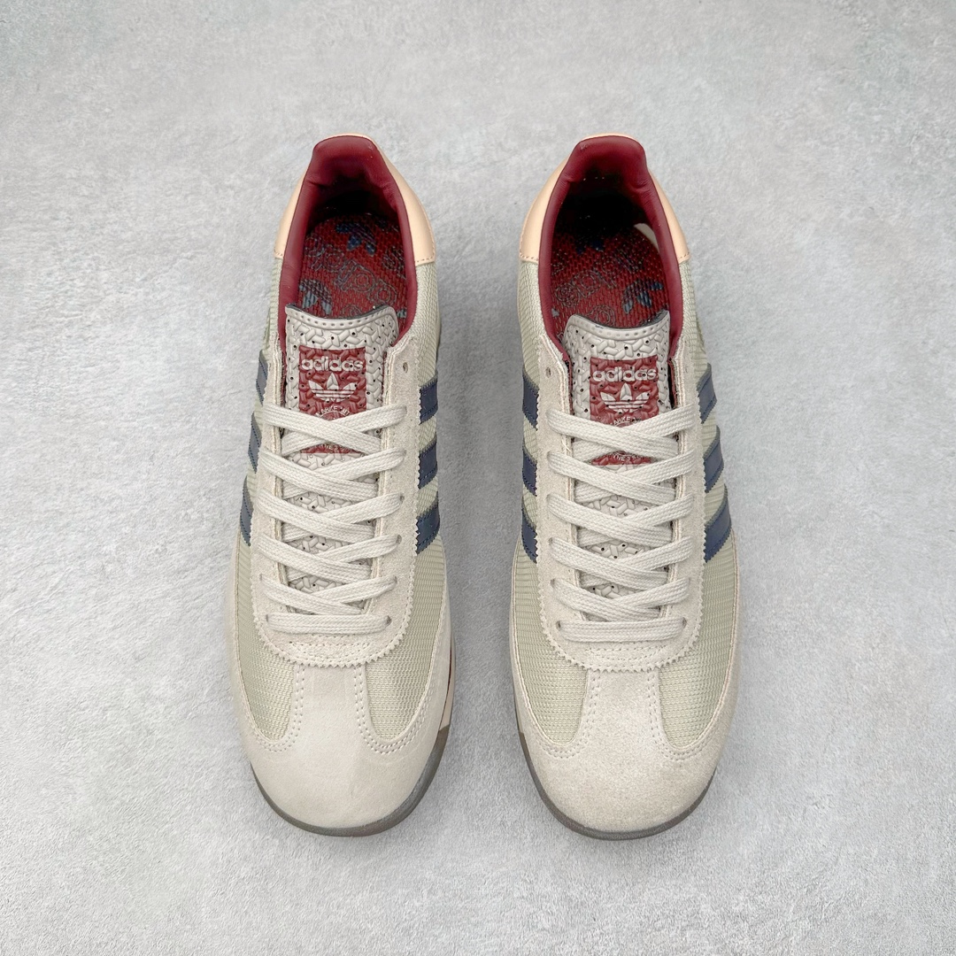 图片[2]-＃纯原 AD Wmns SL72 OG 系列德训足球风百搭低帮休闲运动板鞋 JI2485 采用高弹EVA+MODEL+RB三层组合底 区别市面RB一体大底 三层组合鞋底重量与原鞋一致 Originals 将有「T 头鞋」造型的诞生于 1972 年的 SL72 鞋款复刻带回 各位买鞋又有新选择了 1972 年 SL72 问世后 引领了后来阿迪达斯的跑鞋发展方向 其中「SL」代表了 Super Light 彰显了产品轻便的特性 1972 年 SL72 问世后 引领了后来阿迪达斯的跑鞋发展方向 其中「SL」代表了 Super Light 彰显了产品轻便的特性 这次 Originals 延续其轻质经典的基因 带来男女两款 SL72 男生款带来 SL72 RS 鞋型 RS 意为 Reshaped（重塑）鞋款在保留了经典的外观基础上 在尼龙材质里增加了填充物 使鞋型更加挺立和饱满 鞋头则更加圆润 鞋底的 EVA 材质则增加了鞋款的高度 女生款则带来 SL72 OG W 鞋型 OG 顾名思义则是致敬经典款式 相较于 RS（Reshaped）鞋款 鞋身更加纤细 其整体鞋身轮廓、线条、细节、材质上尊崇 70 年代 SL72 的设计 还原经典味道 尺码：36 36⅔ 37⅓ 38 38⅔ 39⅓ 40 40⅔ 41⅓ 42 42⅔ 43⅓ 44 44⅔ 45-选品中心