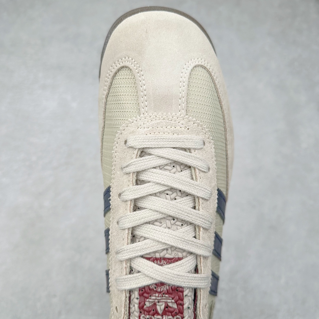 图片[4]-＃纯原 AD Wmns SL72 OG 系列德训足球风百搭低帮休闲运动板鞋 JI2485 采用高弹EVA+MODEL+RB三层组合底 区别市面RB一体大底 三层组合鞋底重量与原鞋一致 Originals 将有「T 头鞋」造型的诞生于 1972 年的 SL72 鞋款复刻带回 各位买鞋又有新选择了 1972 年 SL72 问世后 引领了后来阿迪达斯的跑鞋发展方向 其中「SL」代表了 Super Light 彰显了产品轻便的特性 1972 年 SL72 问世后 引领了后来阿迪达斯的跑鞋发展方向 其中「SL」代表了 Super Light 彰显了产品轻便的特性 这次 Originals 延续其轻质经典的基因 带来男女两款 SL72 男生款带来 SL72 RS 鞋型 RS 意为 Reshaped（重塑）鞋款在保留了经典的外观基础上 在尼龙材质里增加了填充物 使鞋型更加挺立和饱满 鞋头则更加圆润 鞋底的 EVA 材质则增加了鞋款的高度 女生款则带来 SL72 OG W 鞋型 OG 顾名思义则是致敬经典款式 相较于 RS（Reshaped）鞋款 鞋身更加纤细 其整体鞋身轮廓、线条、细节、材质上尊崇 70 年代 SL72 的设计 还原经典味道 尺码：36 36⅔ 37⅓ 38 38⅔ 39⅓ 40 40⅔ 41⅓ 42 42⅔ 43⅓ 44 44⅔ 45-选品中心