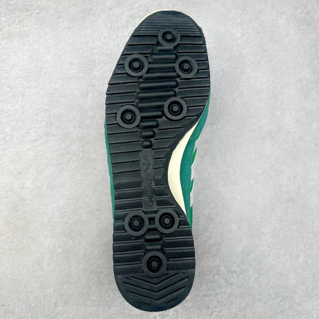 图片[9]-＃HP纯原 AD Wmns SL72 OG 系列德训足球风百搭低帮休闲运动板鞋 JG2133 采用高弹EVA+MODEL+RB三层组合底 区别市面RB一体大底 三层组合鞋底重量与原鞋一致 Originals 将有「T 头鞋」造型的诞生于 1972 年的 SL72 鞋款复刻带回 各位买鞋又有新选择了 1972 年 SL72 问世后 引领了后来阿迪达斯的跑鞋发展方向 其中「SL」代表了 Super Light 彰显了产品轻便的特性 1972 年 SL72 问世后 引领了后来阿迪达斯的跑鞋发展方向 其中「SL」代表了 Super Light 彰显了产品轻便的特性 这次 Originals 延续其轻质经典的基因 带来男女两款 SL72 男生款带来 SL72 RS 鞋型 RS 意为 Reshaped（重塑）鞋款在保留了经典的外观基础上 在尼龙材质里增加了填充物 使鞋型更加挺立和饱满 鞋头则更加圆润 鞋底的 EVA 材质则增加了鞋款的高度 女生款则带来 SL72 OG W 鞋型 OG 顾名思义则是致敬经典款式 相较于 RS（Reshaped）鞋款 鞋身更加纤细 其整体鞋身轮廓、线条、细节、材质上尊崇 70 年代 SL72 的设计 还原经典味道 尺码：36 36⅔ 37⅓ 38 38⅔ 39⅓ 40 40⅔ 41⅓ 42 42⅔ 43⅓ 44 44⅔ 45-选品中心