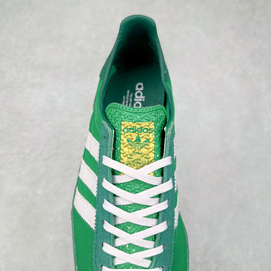 图片[5]-＃HP纯原 AD Wmns SL72 OG 系列德训足球风百搭低帮休闲运动板鞋 JG2133 采用高弹EVA+MODEL+RB三层组合底 区别市面RB一体大底 三层组合鞋底重量与原鞋一致 Originals 将有「T 头鞋」造型的诞生于 1972 年的 SL72 鞋款复刻带回 各位买鞋又有新选择了 1972 年 SL72 问世后 引领了后来阿迪达斯的跑鞋发展方向 其中「SL」代表了 Super Light 彰显了产品轻便的特性 1972 年 SL72 问世后 引领了后来阿迪达斯的跑鞋发展方向 其中「SL」代表了 Super Light 彰显了产品轻便的特性 这次 Originals 延续其轻质经典的基因 带来男女两款 SL72 男生款带来 SL72 RS 鞋型 RS 意为 Reshaped（重塑）鞋款在保留了经典的外观基础上 在尼龙材质里增加了填充物 使鞋型更加挺立和饱满 鞋头则更加圆润 鞋底的 EVA 材质则增加了鞋款的高度 女生款则带来 SL72 OG W 鞋型 OG 顾名思义则是致敬经典款式 相较于 RS（Reshaped）鞋款 鞋身更加纤细 其整体鞋身轮廓、线条、细节、材质上尊崇 70 年代 SL72 的设计 还原经典味道 尺码：36 36⅔ 37⅓ 38 38⅔ 39⅓ 40 40⅔ 41⅓ 42 42⅔ 43⅓ 44 44⅔ 45-选品中心