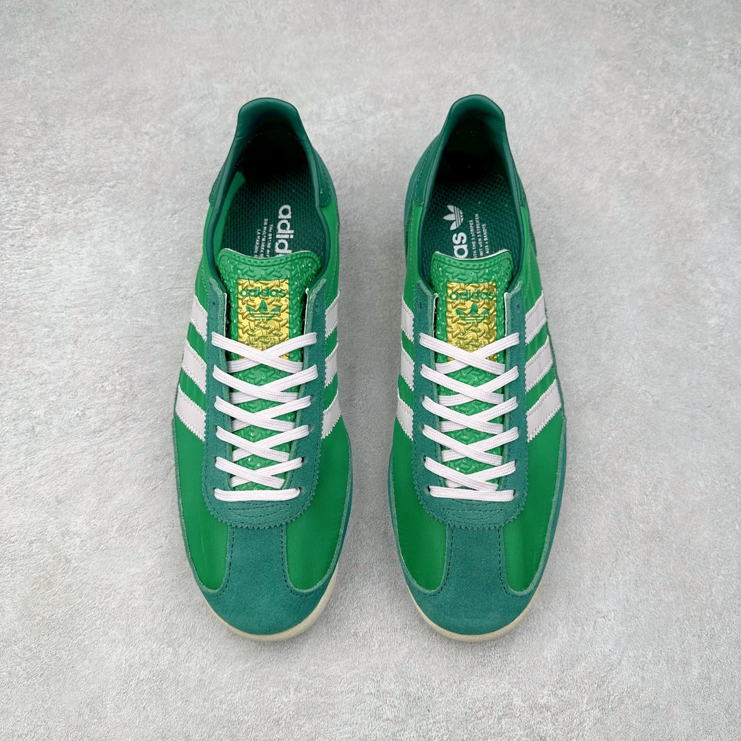 图片[2]-＃HP纯原 AD Wmns SL72 OG 系列德训足球风百搭低帮休闲运动板鞋 JG2133 采用高弹EVA+MODEL+RB三层组合底 区别市面RB一体大底 三层组合鞋底重量与原鞋一致 Originals 将有「T 头鞋」造型的诞生于 1972 年的 SL72 鞋款复刻带回 各位买鞋又有新选择了 1972 年 SL72 问世后 引领了后来阿迪达斯的跑鞋发展方向 其中「SL」代表了 Super Light 彰显了产品轻便的特性 1972 年 SL72 问世后 引领了后来阿迪达斯的跑鞋发展方向 其中「SL」代表了 Super Light 彰显了产品轻便的特性 这次 Originals 延续其轻质经典的基因 带来男女两款 SL72 男生款带来 SL72 RS 鞋型 RS 意为 Reshaped（重塑）鞋款在保留了经典的外观基础上 在尼龙材质里增加了填充物 使鞋型更加挺立和饱满 鞋头则更加圆润 鞋底的 EVA 材质则增加了鞋款的高度 女生款则带来 SL72 OG W 鞋型 OG 顾名思义则是致敬经典款式 相较于 RS（Reshaped）鞋款 鞋身更加纤细 其整体鞋身轮廓、线条、细节、材质上尊崇 70 年代 SL72 的设计 还原经典味道 尺码：36 36⅔ 37⅓ 38 38⅔ 39⅓ 40 40⅔ 41⅓ 42 42⅔ 43⅓ 44 44⅔ 45-选品中心