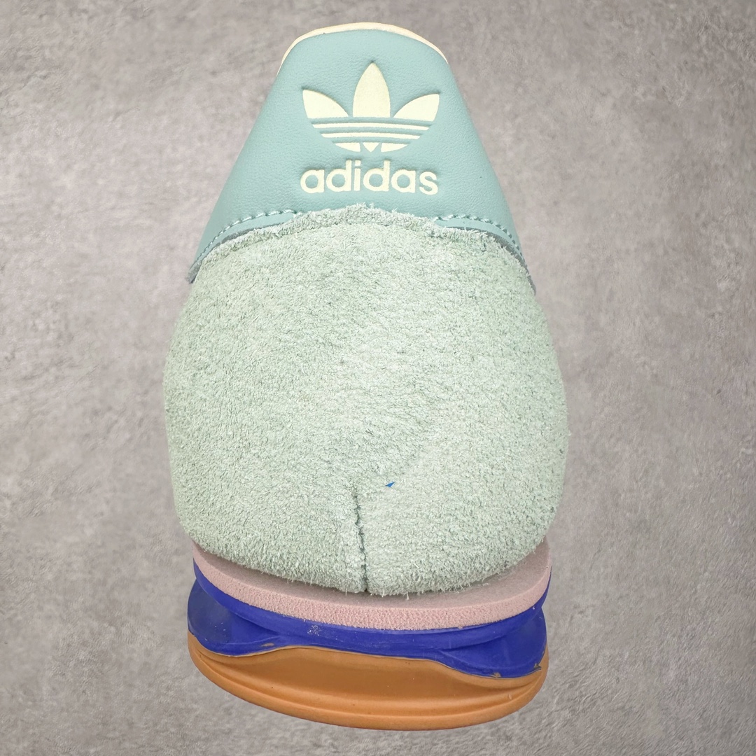 图片[8]-＃HP纯原 AD Wmns SL72 OG 系列德训足球风百搭低帮休闲运动板鞋 IH0290 采用高弹EVA+MODEL+RB三层组合底 区别市面RB一体大底 三层组合鞋底重量与原鞋一致 Originals 将有「T 头鞋」造型的诞生于 1972 年的 SL72 鞋款复刻带回 各位买鞋又有新选择了 1972 年 SL72 问世后 引领了后来阿迪达斯的跑鞋发展方向 其中「SL」代表了 Super Light 彰显了产品轻便的特性 1972 年 SL72 问世后 引领了后来阿迪达斯的跑鞋发展方向 其中「SL」代表了 Super Light 彰显了产品轻便的特性 这次 Originals 延续其轻质经典的基因 带来男女两款 SL72 男生款带来 SL72 RS 鞋型 RS 意为 Reshaped（重塑）鞋款在保留了经典的外观基础上 在尼龙材质里增加了填充物 使鞋型更加挺立和饱满 鞋头则更加圆润 鞋底的 EVA 材质则增加了鞋款的高度 女生款则带来 SL72 OG W 鞋型 OG 顾名思义则是致敬经典款式 相较于 RS（Reshaped）鞋款 鞋身更加纤细 其整体鞋身轮廓、线条、细节、材质上尊崇 70 年代 SL72 的设计 还原经典味道 尺码：36 36⅔ 37⅓ 38 38⅔ 39⅓ 40 40⅔ 41⅓ 42 42⅔ 43⅓ 44 44⅔ 45-选品中心