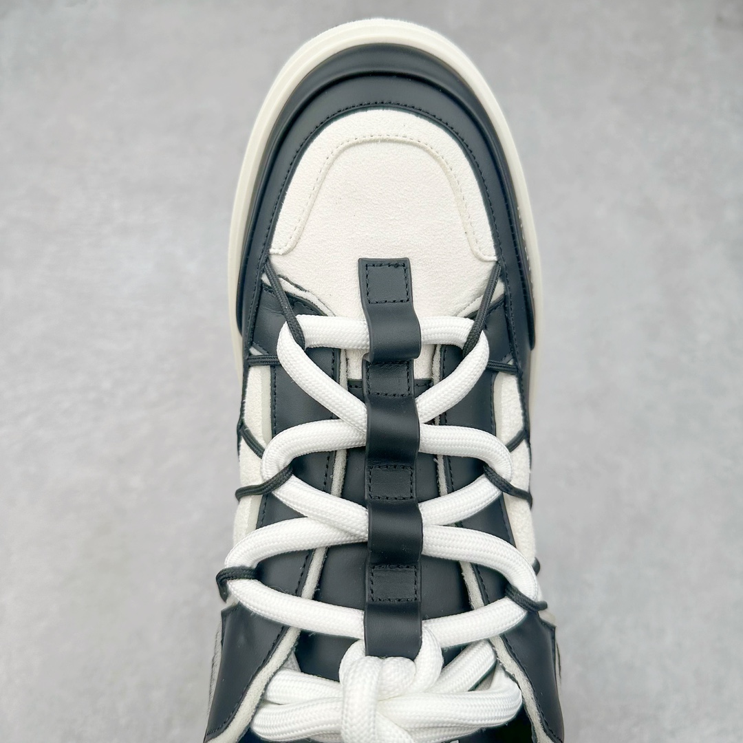 图片[4]-BALMAIN B-Court 巴尔曼小牛皮徽标刺绣低帮休闲男款板鞋 官网已经发售 平台力推流量热款 BALMAIN以其大胆而富有远见的廓形而著称 旨在为穿着者赋予力量 这款鞋履采用全身小牛皮鞋面拼接 牛皮内里垫脚 包裹性舒适性能强 鞋舌Balmain标志细节 鞋底独家开发私模 全网第一家出货 鞋后跟立体字母logo细节 鞋底Balmain标志 全套原版一致包装 尺码：39 40 41 42 43 44 45 46-选品中心