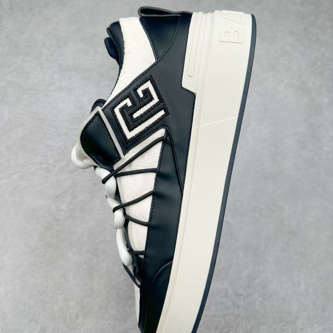 图片[7]-BALMAIN B-Court 巴尔曼小牛皮徽标刺绣低帮休闲男款板鞋 官网已经发售 平台力推流量热款 BALMAIN以其大胆而富有远见的廓形而著称 旨在为穿着者赋予力量 这款鞋履采用全身小牛皮鞋面拼接 牛皮内里垫脚 包裹性舒适性能强 鞋舌Balmain标志细节 鞋底独家开发私模 全网第一家出货 鞋后跟立体字母logo细节 鞋底Balmain标志 全套原版一致包装 尺码：39 40 41 42 43 44 45 46-选品中心