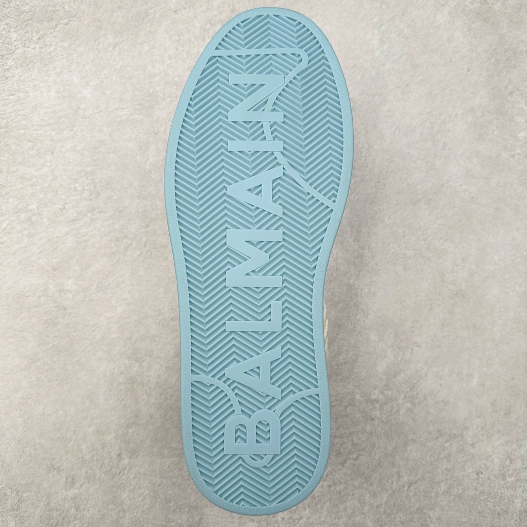 图片[9]-BALMAIN B-Court 巴尔曼小牛皮徽标刺绣低帮休闲男款板鞋 官网已经发售 平台力推流量热款 BALMAIN以其大胆而富有远见的廓形而著称 旨在为穿着者赋予力量 这款鞋履采用全身小牛皮鞋面拼接 牛皮内里垫脚 包裹性舒适性能强 鞋舌Balmain标志细节 鞋底独家开发私模 全网第一家出货 鞋后跟立体字母logo细节 鞋底Balmain标志 全套原版一致包装 尺码：39 40 41 42 43 44 45 46-选品中心