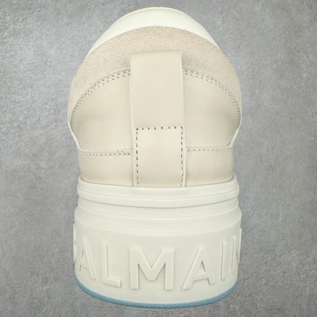 图片[8]-BALMAIN B-Court 巴尔曼小牛皮徽标刺绣低帮休闲男款板鞋 官网已经发售 平台力推流量热款 BALMAIN以其大胆而富有远见的廓形而著称 旨在为穿着者赋予力量 这款鞋履采用全身小牛皮鞋面拼接 牛皮内里垫脚 包裹性舒适性能强 鞋舌Balmain标志细节 鞋底独家开发私模 全网第一家出货 鞋后跟立体字母logo细节 鞋底Balmain标志 全套原版一致包装 尺码：39 40 41 42 43 44 45 46-选品中心