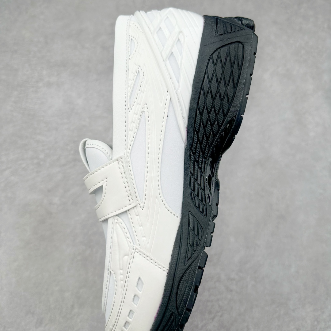 图片[7]-JUNYA WATANABE x New Balance NB 1906R 新百伦联名款舒适百搭防滑低帮生活休闲鞋乐福鞋 Junya Watanabe 和 New Balance 再次联手，推出了全新的合作款——1906 Loafer。这款跨越运动鞋与皮鞋界限的设计。设计将 New Balance 1906R 的技术与经典皮革便鞋的风格完美融合。厚实的鞋底与精致的漆皮鞋面，不仅保留了运动鞋的舒适感，还能轻松驾驭休闲与正式造型。一位国外鞋友对此鞋的评价颇具趣味：“这是开完重要会议后，立马开始 5K 长跑的理想鞋款。”-选品中心