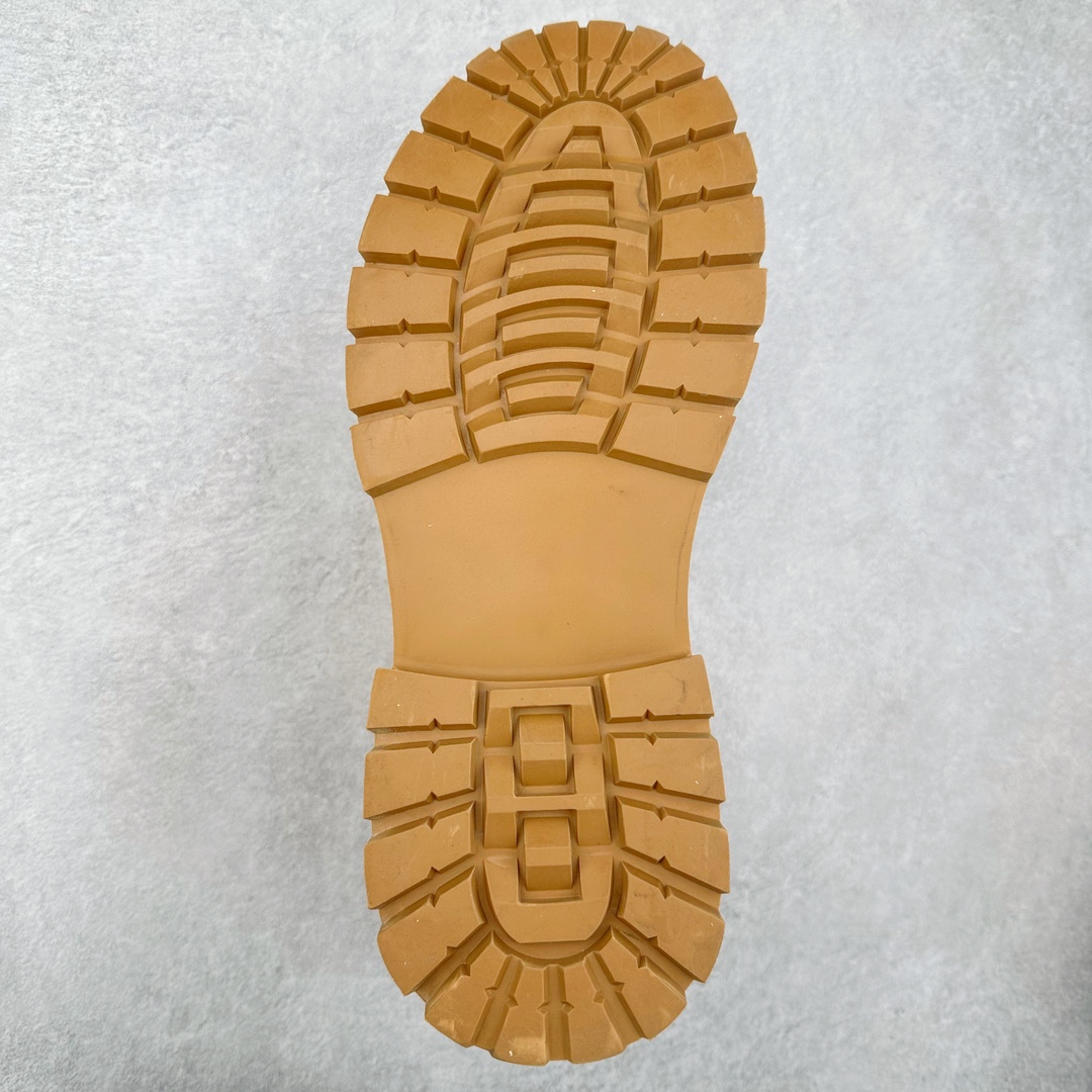 图片[9]-＃福利特价 Timberland添柏岚/天伯伦户外高帮休闲大黄靴系列 #广东大厂品质 原盒原包装 #24ss新款 时尚潮流搭配 面料采用意大利🇮🇹顶级磨砂细纹牛皮 搭配防臭防腐真皮乳胶鞋垫 大底到五金都是代工厂原材料制作 同原版固特异永不开胶工艺 好货不杀猪 首单质量严格把控 全网独家首发 品质毋庸置疑 全套官网统一包装 给您完美的穿着体验 质量考究耐穿 型男必备 专治不帅 高品质脚感一流 今年冬季防寒户外专用 日常随意搭配 尺码：38 39 40 41 42 43 44（皮鞋码）-选品中心