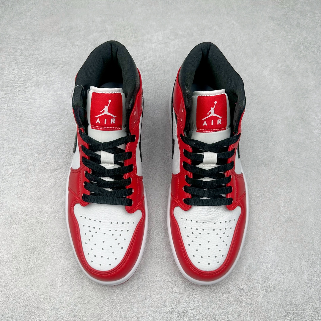 图片[2]-＃特价福利 Air Jordan AJ1 Mid 中帮系列 原装楦头纸板开发 完美鞋型 超高清洁度 鞋型不臃肿别扭 原厂内置全掌气垫 A模大底 鞋舌AJ原厂专用牛津布 AJ专用反口珍珠布 原厂无杂质高弹内里海棉 特殊封边弹力鞋带 原鞋开模 拒绝公底 购置公司同步原材料 都有细节原汁原味 忠于原版 尺码：36 36.5 37.5 38 38.5 39 40 40.5 41 42 42.5 43 44 44.5 45 46-选品中心