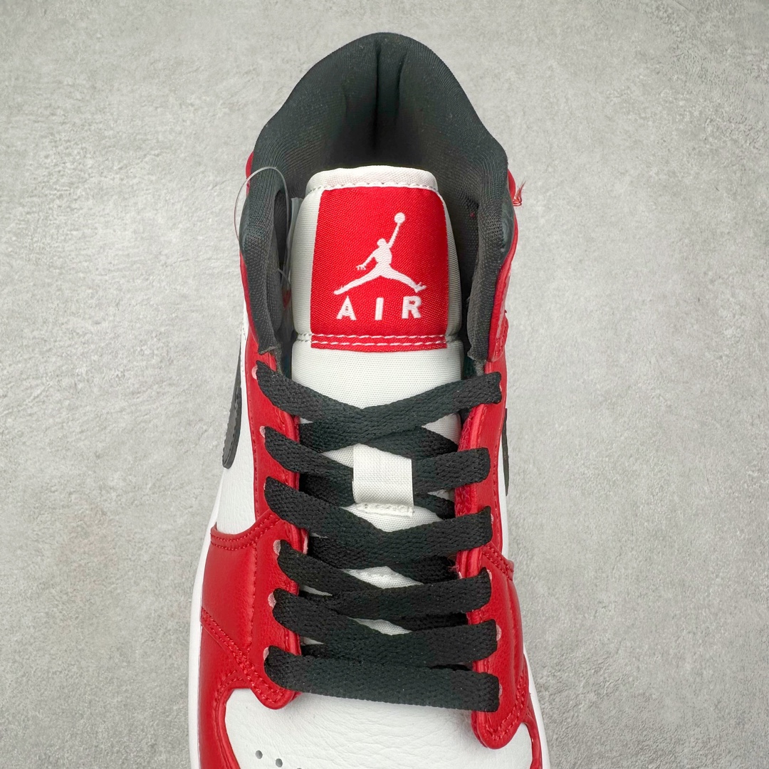 图片[5]-＃特价福利 Air Jordan AJ1 Mid 中帮系列 原装楦头纸板开发 完美鞋型 超高清洁度 鞋型不臃肿别扭 原厂内置全掌气垫 A模大底 鞋舌AJ原厂专用牛津布 AJ专用反口珍珠布 原厂无杂质高弹内里海棉 特殊封边弹力鞋带 原鞋开模 拒绝公底 购置公司同步原材料 都有细节原汁原味 忠于原版 尺码：36 36.5 37.5 38 38.5 39 40 40.5 41 42 42.5 43 44 44.5 45 46-选品中心