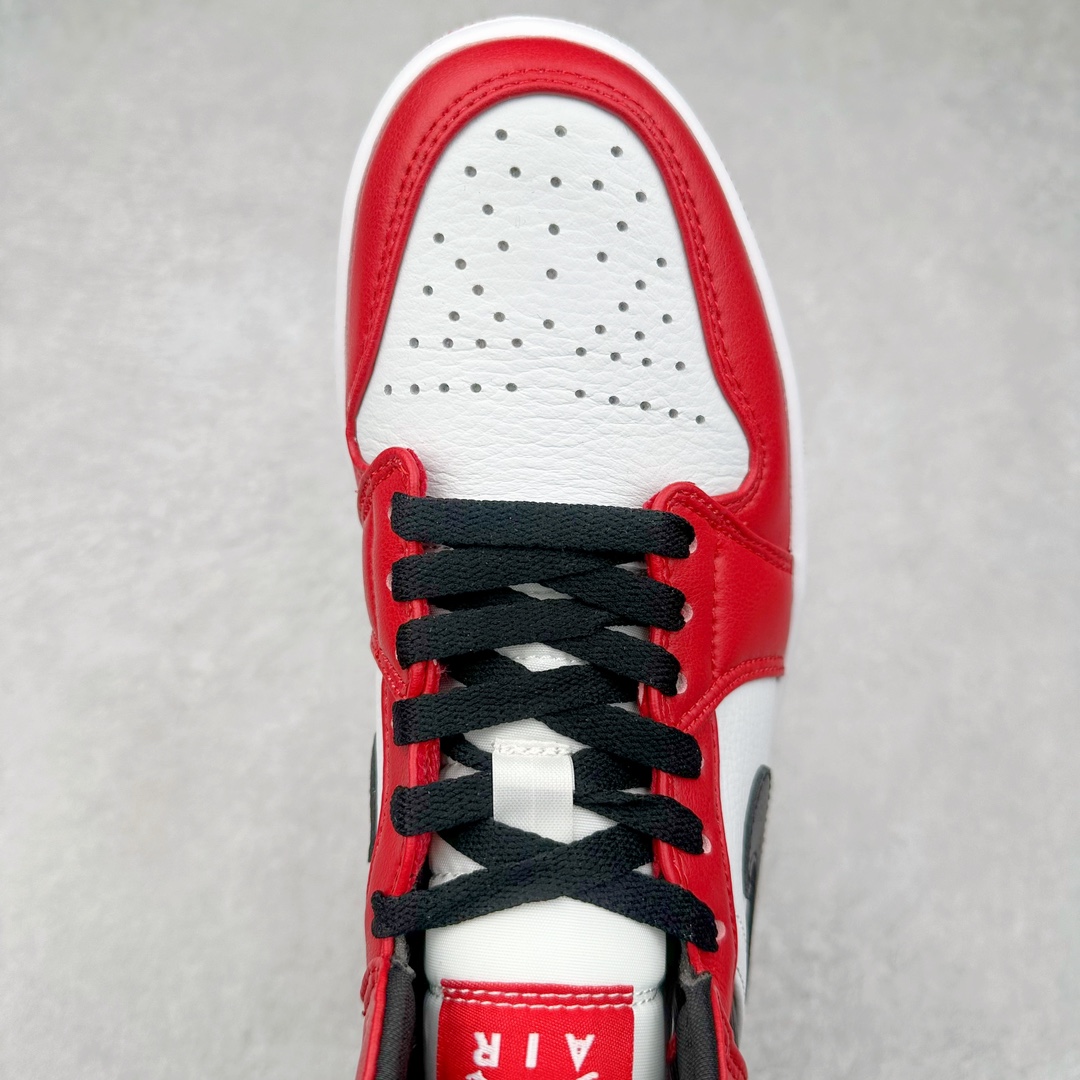 图片[4]-＃特价福利 Air Jordan AJ1 Mid 中帮系列 原装楦头纸板开发 完美鞋型 超高清洁度 鞋型不臃肿别扭 原厂内置全掌气垫 A模大底 鞋舌AJ原厂专用牛津布 AJ专用反口珍珠布 原厂无杂质高弹内里海棉 特殊封边弹力鞋带 原鞋开模 拒绝公底 购置公司同步原材料 都有细节原汁原味 忠于原版 尺码：36 36.5 37.5 38 38.5 39 40 40.5 41 42 42.5 43 44 44.5 45 46-选品中心