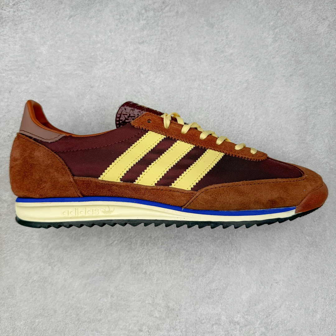 图片[2]-＃纯原 AD Wmns SL72 OG 系列德训足球风百搭低帮休闲运动板鞋 采用高弹EVA+MODEL+RB三层组合底 区别市面RB一体大底 三层组合鞋底重量与原鞋一致 Originals 将有「T 头鞋」造型的诞生于 1972 年的 SL72 鞋款复刻带回 各位买鞋又有新选择了 1972 年 SL72 问世后 引领了后来阿迪达斯的跑鞋发展方向 其中「SL」代表了 Super Light 彰显了产品轻便的特性 1972 年 SL72 问世后 引领了后来阿迪达斯的跑鞋发展方向 其中「SL」代表了 Super Light 彰显了产品轻便的特性 这次 Originals 延续其轻质经典的基因 带来男女两款 SL72 男生款带来 SL72 RS 鞋型 RS 意为 Reshaped（重塑）鞋款在保留了经典的外观基础上 在尼龙材质里增加了填充物 使鞋型更加挺立和饱满 鞋头则更加圆润 鞋底的 EVA 材质则增加了鞋款的高度 女生款则带来 SL72 OG W 鞋型 OG 顾名思义则是致敬经典款式 相较于 RS（Reshaped）鞋款 鞋身更加纤细 其整体鞋身轮廓、线条、细节、材质上尊崇 70 年代 SL72 的设计 还原经典味道 尺码：36 36⅔ 37⅓ 38 38⅔ 39⅓ 40 40⅔ 41⅓ 42 42⅔ 43⅓ 44 44⅔ 45-选品中心