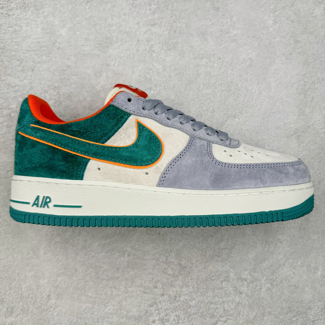 NK Air Force 1´07 Low 空军一号低帮百搭休闲运动板鞋 LF8989-888 柔软、弹性十足的缓震性能和出色的中底设计 横跨复古与现代的外型结合 造就出风靡全球 三十多年的Force 1 直到今天还深受青睐 尺码：36 36.5 37.5 38 38.5 39 40 40.5 41 42 42.5 43 44 44.5 45-选品中心