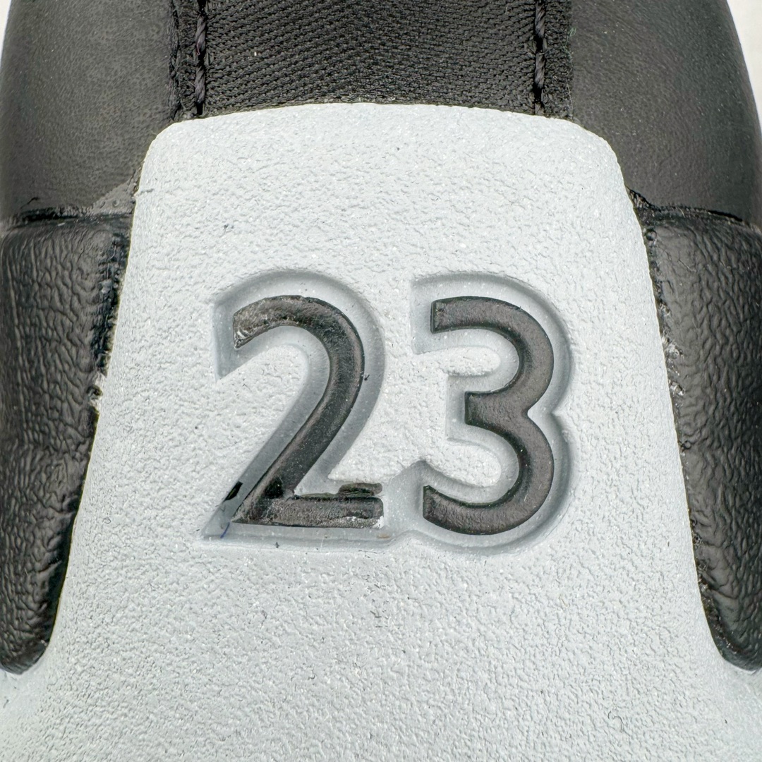 图片[21]-＃SZ纯原 Air Jordan AJ12 Retro 黑灰 货号：CT8013-010 外贸特供批次 原楦原档案数据开模打造 原汁原味12代鞋型 进口原厂皮料 原厂碳板 原装材料 原厂定制金属扣 原厂电绣 支持与公司货全方位对比 只服务于5%懂鞋的高端客户 发国外可支持各种retail商店充正寄售 尺码：40 40.5 41 42 42.5 43 44 44.5 45 45.5 46 47.5 48.5-选品中心