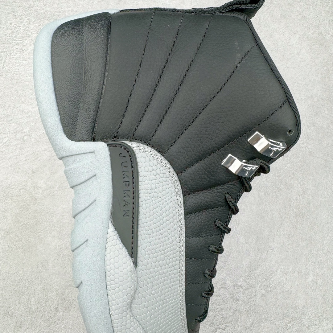 图片[6]-＃SZ纯原 Air Jordan AJ12 Retro 黑灰 货号：CT8013-010 外贸特供批次 原楦原档案数据开模打造 原汁原味12代鞋型 进口原厂皮料 原厂碳板 原装材料 原厂定制金属扣 原厂电绣 支持与公司货全方位对比 只服务于5%懂鞋的高端客户 发国外可支持各种retail商店充正寄售 尺码：40 40.5 41 42 42.5 43 44 44.5 45 45.5 46 47.5 48.5-选品中心