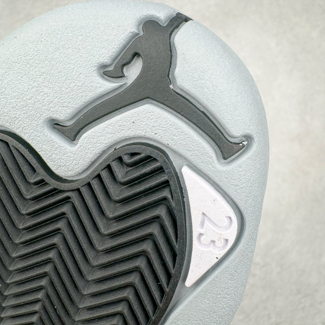 图片[18]-＃SZ纯原 Air Jordan AJ12 Retro 黑灰 货号：CT8013-010 外贸特供批次 原楦原档案数据开模打造 原汁原味12代鞋型 进口原厂皮料 原厂碳板 原装材料 原厂定制金属扣 原厂电绣 支持与公司货全方位对比 只服务于5%懂鞋的高端客户 发国外可支持各种retail商店充正寄售 尺码：40 40.5 41 42 42.5 43 44 44.5 45 45.5 46 47.5 48.5-选品中心