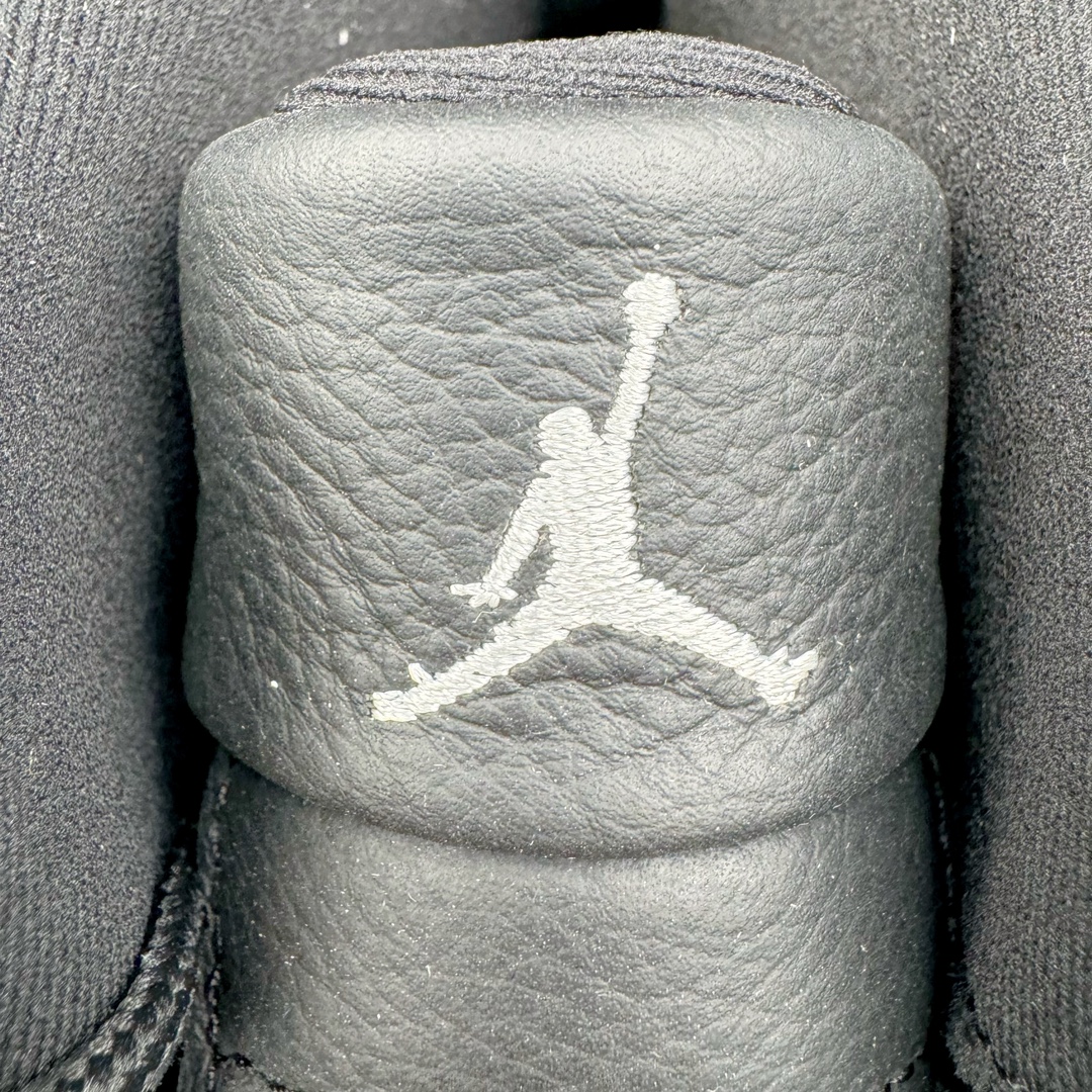 图片[12]-＃SZ纯原 Air Jordan AJ12 Retro 黑灰 货号：CT8013-010 外贸特供批次 原楦原档案数据开模打造 原汁原味12代鞋型 进口原厂皮料 原厂碳板 原装材料 原厂定制金属扣 原厂电绣 支持与公司货全方位对比 只服务于5%懂鞋的高端客户 发国外可支持各种retail商店充正寄售 尺码：40 40.5 41 42 42.5 43 44 44.5 45 45.5 46 47.5 48.5-选品中心