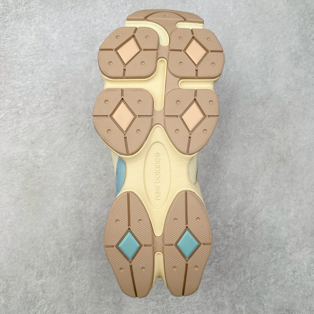 图片[9]-＃纯原特价福利 New Balance NB9060系列 新百伦绒面革网布经典百搭防滑耐磨透气低帮生活休闲鞋 全套原楦原纸板原厂数据开发 进口三明治网面 原装进口翻毛皮料正确绒感卡色 正确中底拉帮中底网布细节 原厂标裁 带紫光防伪 定制后跟透明水晶模块 冲裁组合 大底贴合程度胶水上色把控完美 整洁度挑战全网艺术家 多道序QC把关品质完善 匠心打造 耗时两个月开发完成 工艺极其复杂难度可想而知 新开独立私模大底 全网唯一正确六层组合大底 高端零售专供产物 尺码：36 37 37.5 38 38.5 39 40 40.5 41 42 42.5 43 44 45 46.5-选品中心