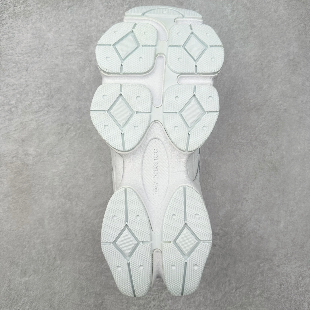 图片[9]-＃纯原特价福利 New Balance NB9060系列 新百伦绒面革网布经典百搭防滑耐磨透气低帮生活休闲鞋 全套原楦原纸板原厂数据开发 进口三明治网面 原装进口翻毛皮料正确绒感卡色 正确中底拉帮中底网布细节 原厂标裁 带紫光防伪 定制后跟透明水晶模块 冲裁组合 大底贴合程度胶水上色把控完美 整洁度挑战全网艺术家 多道序QC把关品质完善 匠心打造 耗时两个月开发完成 工艺极其复杂难度可想而知 新开独立私模大底 全网唯一正确六层组合大底 高端零售专供产物 尺码：36 37 37.5 38 38.5 39 40 40.5 41 42 42.5 43 44 45 46.5-选品中心