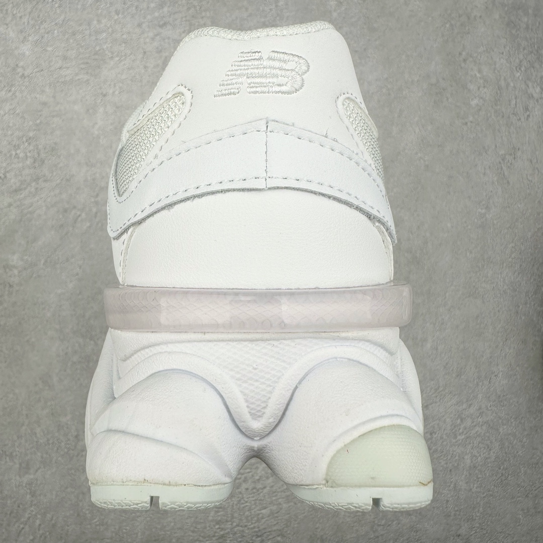 图片[8]-＃纯原特价福利 New Balance NB9060系列 新百伦绒面革网布经典百搭防滑耐磨透气低帮生活休闲鞋 全套原楦原纸板原厂数据开发 进口三明治网面 原装进口翻毛皮料正确绒感卡色 正确中底拉帮中底网布细节 原厂标裁 带紫光防伪 定制后跟透明水晶模块 冲裁组合 大底贴合程度胶水上色把控完美 整洁度挑战全网艺术家 多道序QC把关品质完善 匠心打造 耗时两个月开发完成 工艺极其复杂难度可想而知 新开独立私模大底 全网唯一正确六层组合大底 高端零售专供产物 尺码：36 37 37.5 38 38.5 39 40 40.5 41 42 42.5 43 44 45 46.5-选品中心