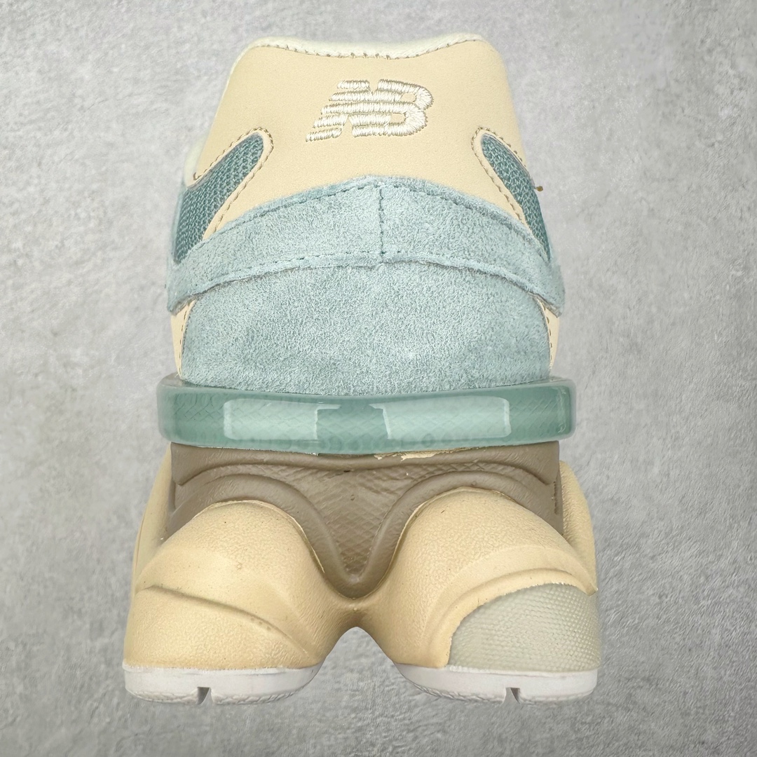 图片[8]-＃纯原特价福利 New Balance NB9060系列 新百伦绒面革网布经典百搭防滑耐磨透气低帮生活休闲鞋 全套原楦原纸板原厂数据开发 进口三明治网面 原装进口翻毛皮料正确绒感卡色 正确中底拉帮中底网布细节 原厂标裁 带紫光防伪 定制后跟透明水晶模块 冲裁组合 大底贴合程度胶水上色把控完美 整洁度挑战全网艺术家 多道序QC把关品质完善 匠心打造 耗时两个月开发完成 工艺极其复杂难度可想而知 新开独立私模大底 全网唯一正确六层组合大底 高端零售专供产物 尺码：36 37 37.5 38 38.5 39 40 40.5 41 42 42.5 43 44 45 46.5-选品中心