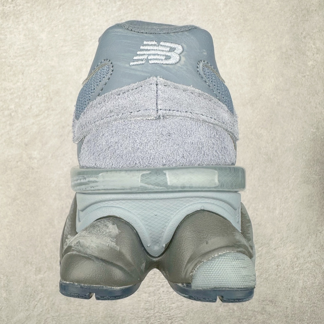 图片[8]-＃纯原特价福利 New Balance NB9060系列 新百伦绒面革网布经典百搭防滑耐磨透气低帮生活休闲鞋 全套原楦原纸板原厂数据开发 进口三明治网面 原装进口翻毛皮料正确绒感卡色 正确中底拉帮中底网布细节 原厂标裁 带紫光防伪 定制后跟透明水晶模块 冲裁组合 大底贴合程度胶水上色把控完美 整洁度挑战全网艺术家 多道序QC把关品质完善 匠心打造 耗时两个月开发完成 工艺极其复杂难度可想而知 新开独立私模大底 全网唯一正确六层组合大底 高端零售专供产物 尺码：36 37 37.5 38 38.5 39 40 40.5 41 42 42.5 43 44 45 46.5-选品中心