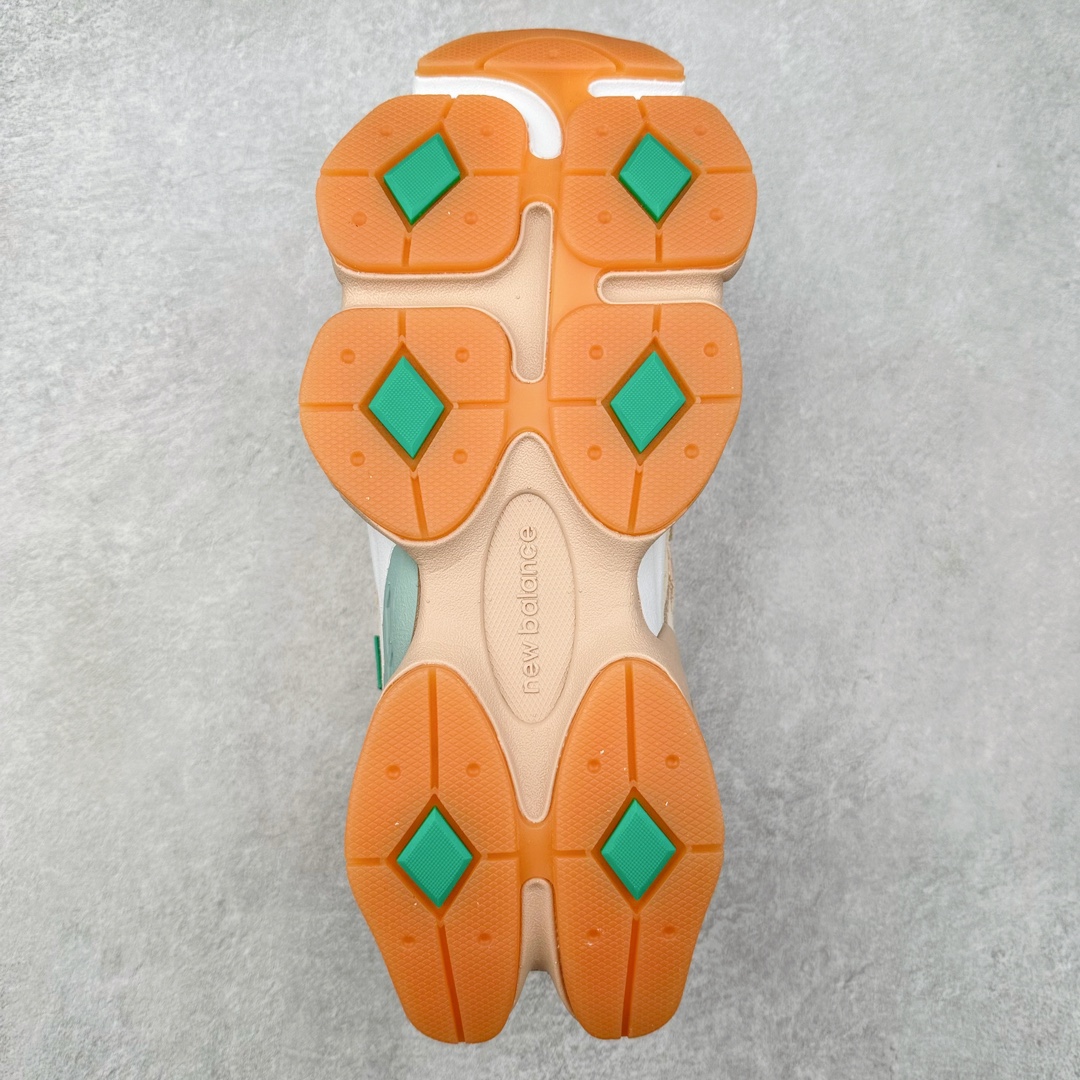 图片[9]-＃纯原特价福利 New Balance NB9060系列 新百伦绒面革网布经典百搭防滑耐磨透气低帮生活休闲鞋 全套原楦原纸板原厂数据开发 进口三明治网面 原装进口翻毛皮料正确绒感卡色 正确中底拉帮中底网布细节 原厂标裁 带紫光防伪 定制后跟透明水晶模块 冲裁组合 大底贴合程度胶水上色把控完美 整洁度挑战全网艺术家 多道序QC把关品质完善 匠心打造 耗时两个月开发完成 工艺极其复杂难度可想而知 新开独立私模大底 全网唯一正确六层组合大底 高端零售专供产物 尺码：36 37 37.5 38 38.5 39 40 40.5 41 42 42.5 43 44 45 46.5-选品中心