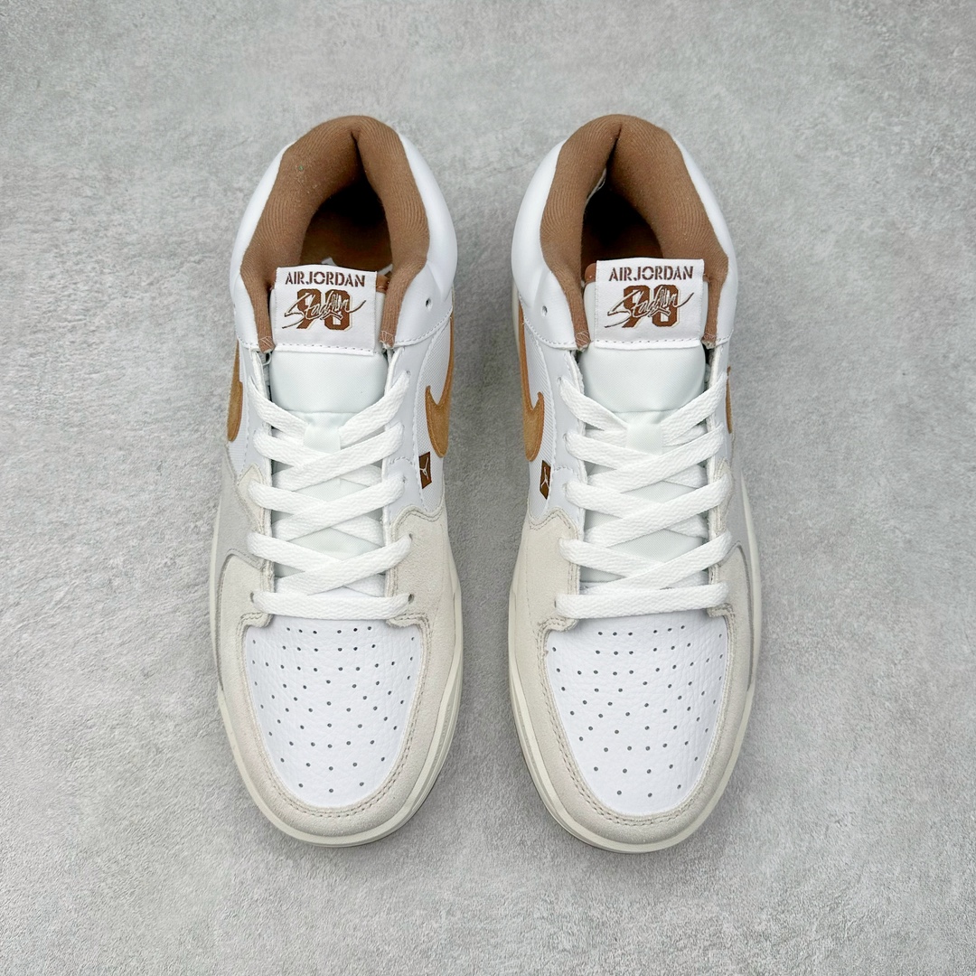 图片[2]-＃纯原 Air Jordan Stadium AJ90 潮流运动板鞋 DX4397-121 充满了对TinkerHathield 原创设计的致敬 包括中足网状面板、前足外侧的鲨鱼齿轮廓、加垫鞋领和 NK Air 鞋跟品牌 鞋子本身采用网眼、皮革和绒面革材料混合制成 散发出现代美感 并配备了该品牌全新的 Formula 23 足底缓震技术 AirJordan Stadium 90 鞋舌标签在鞋舌内侧印有“Flight”字样 完善了设计 尺码：36 36.5 37.5 38 38.5 39 40 40.5 41 42 42.5 43 44 44.5 45 46-选品中心