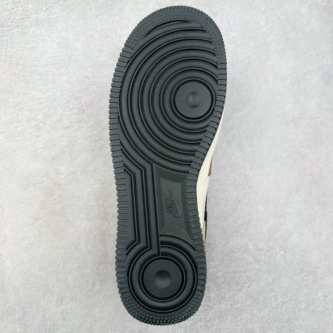 图片[9]-NK Air Force 1´07 Low 空军一号低帮百搭休闲运动板鞋 KK1988-018 柔软、弹性十足的缓震性能和出色的中底设计 横跨复古与现代的外型结合 造就出风靡全球 三十多年的Force 1 直到今天还深受青睐 尺码：36 36.5 37.5 38 38.5 39 40 40.5 41 42 42.5 43 44 44.5 45-选品中心