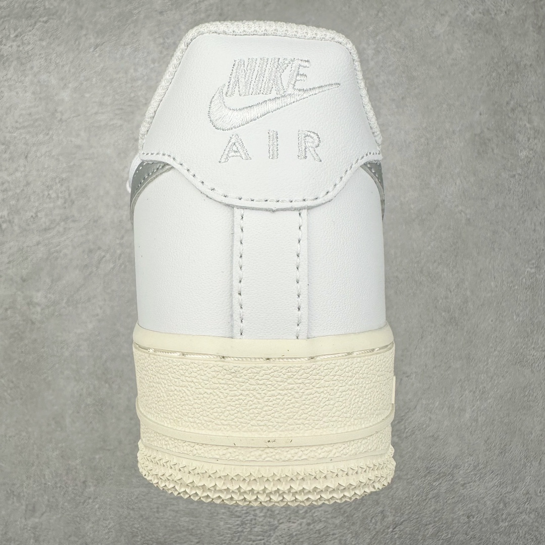 图片[8]-NK Air Force 1´07 Low 空军一号低帮百搭休闲运动板鞋 ZH0316-049 柔软、弹性十足的缓震性能和出色的中底设计 横跨复古与现代的外型结合 造就出风靡全球 三十多年的Force 1 直到今天还深受青睐 尺码：36 36.5 37.5 38 38.5 39 40 40.5 41 42 42.5 43 44 44.5 45-选品中心