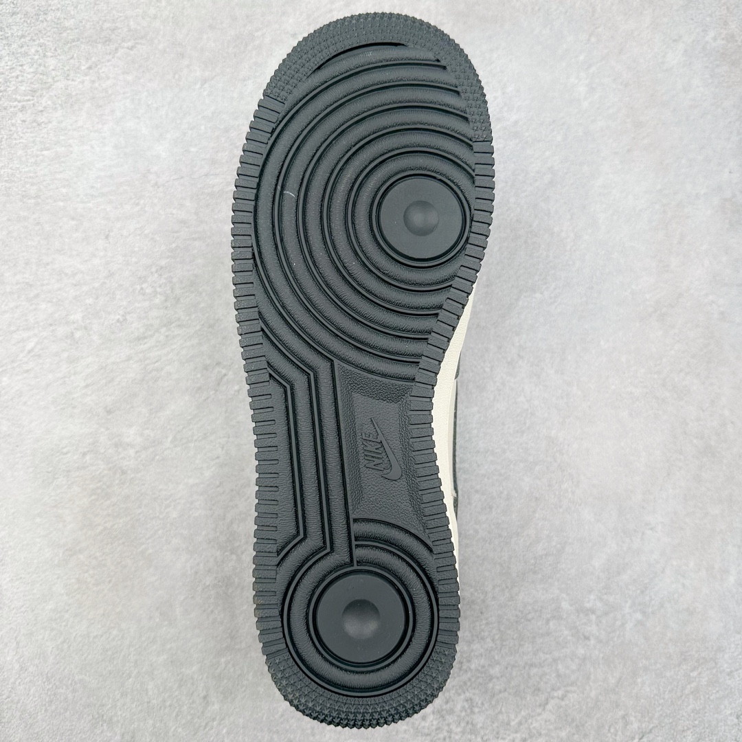 图片[9]-NK Air Force 1´07 Low 空军一号低帮百搭休闲运动板鞋 DF0180-008 柔软、弹性十足的缓震性能和出色的中底设计 横跨复古与现代的外型结合 造就出风靡全球 三十多年的Force 1 直到今天还深受青睐 尺码：36 36.5 37.5 38 38.5 39 40 40.5 41 42 42.5 43 44 44.5 45-选品中心