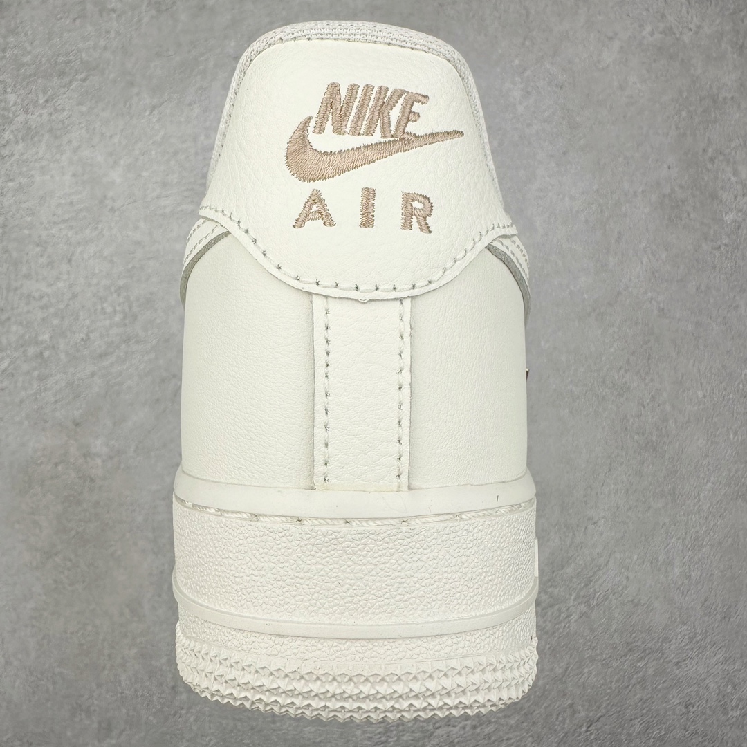 图片[8]-NK Air Force 1´07 Low 空军一号低帮百搭休闲运动板鞋 FV3654-111 柔软、弹性十足的缓震性能和出色的中底设计 横跨复古与现代的外型结合 造就出风靡全球 三十多年的Force 1 直到今天还深受青睐 尺码：36 36.5 37.5 38 38.5 39 40 40.5 41 42 42.5 43 44 44.5 45-选品中心