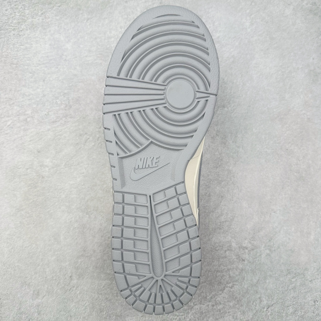 图片[9]-NK Dunk Low 定制配色 JJ5688-101 大厂出品 极力推荐 原装头层材料 独家版型蒸餾加工帶來的是更好的视觉和脚感体验大厂纯原品质出货 清洁度 电绣工艺 皮料切割干净无任何毛边 细节完美 尺码：36 36.5 37.5 38 38.5 39 40 40.5 41 42 42.5 43 44 44.5 45 46 47.5-选品中心