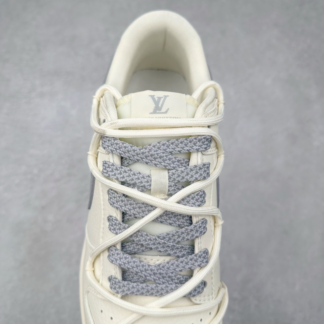 图片[5]-NK Dunk Low 定制配色 JJ5688-101 大厂出品 极力推荐 原装头层材料 独家版型蒸餾加工帶來的是更好的视觉和脚感体验大厂纯原品质出货 清洁度 电绣工艺 皮料切割干净无任何毛边 细节完美 尺码：36 36.5 37.5 38 38.5 39 40 40.5 41 42 42.5 43 44 44.5 45 46 47.5-选品中心