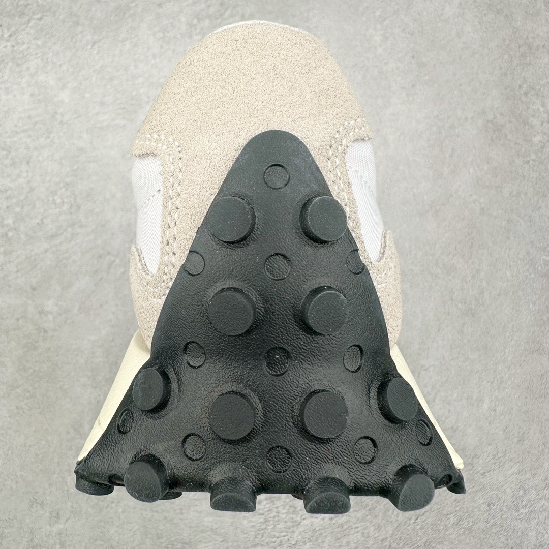 图片[8]-New Balance MS327 NB新百伦系列复古休闲运动慢跑鞋 #以更纯粹的复古风格设计打造的全新造型 侧身还以解构设计 将 N 字标志以做旧压花样式呈现 样式别具新意 而麂皮、冲孔皮革的塑造 则呈现出高级怀旧气质 也让鞋款在奢华时装风格与运动氛围之间达到了平衡 鞋身采用尼龙及猪巴革麂皮物料拼接构成 中底高弹PU材质及满丁防滑橡胶外底 尺码：36 37 37.5 38 38.5 39.5 40 40.5 41.5 42 42.5 43 44 45-选品中心