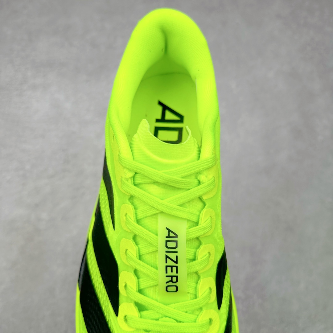 图片[5]-AD Adizero Eva SL M 零度进化版系列低帮轻便透气竞速休闲运动慢跑鞋 JR3416 相信大家对去年 adidas 横空出世的「顶级超跑」adiZero Adios Pro EVO 1 记忆犹新！不仅登顶阿迪史上最轻跑鞋宝座，更在接下来的全球马拉松赛事中，持续书写着惊人成绩，被网友戏称新一代「阿迪神鞋」全网刷屏！极简设计语言与强烈速度感和存在感的鞋侧三线，让人过目不忘，特别种草！其中定位于中长跑训练的 adidas Adizero Evo SL，整体外观造型与 adiZero Adios Pro EVO 1 非常相似。中底配置方面搭载全掌 Lightstrike Pro，鞋面采用透气网面示人，契合日常训练鞋的定位，更加耐用。外底给到了马牌橡胶，及类似上代竞速旗舰 adidas Adizero Adios Pro 3 区域分布。整体看下来无论是外观的鲜明辨识度，还是配置的扎实程度都很顶。尺码：36 36⅔ 37⅓ 38 38⅔ 39⅓ 40 40⅔ 41⅓ 42 42⅔ 43⅓ 44 45-选品中心