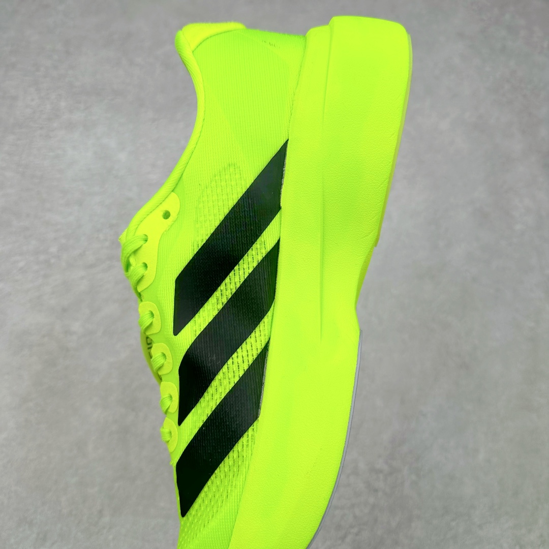 图片[7]-AD Adizero Eva SL M 零度进化版系列低帮轻便透气竞速休闲运动慢跑鞋 JR3416 相信大家对去年 adidas 横空出世的「顶级超跑」adiZero Adios Pro EVO 1 记忆犹新！不仅登顶阿迪史上最轻跑鞋宝座，更在接下来的全球马拉松赛事中，持续书写着惊人成绩，被网友戏称新一代「阿迪神鞋」全网刷屏！极简设计语言与强烈速度感和存在感的鞋侧三线，让人过目不忘，特别种草！其中定位于中长跑训练的 adidas Adizero Evo SL，整体外观造型与 adiZero Adios Pro EVO 1 非常相似。中底配置方面搭载全掌 Lightstrike Pro，鞋面采用透气网面示人，契合日常训练鞋的定位，更加耐用。外底给到了马牌橡胶，及类似上代竞速旗舰 adidas Adizero Adios Pro 3 区域分布。整体看下来无论是外观的鲜明辨识度，还是配置的扎实程度都很顶。尺码：36 36⅔ 37⅓ 38 38⅔ 39⅓ 40 40⅔ 41⅓ 42 42⅔ 43⅓ 44 45-选品中心