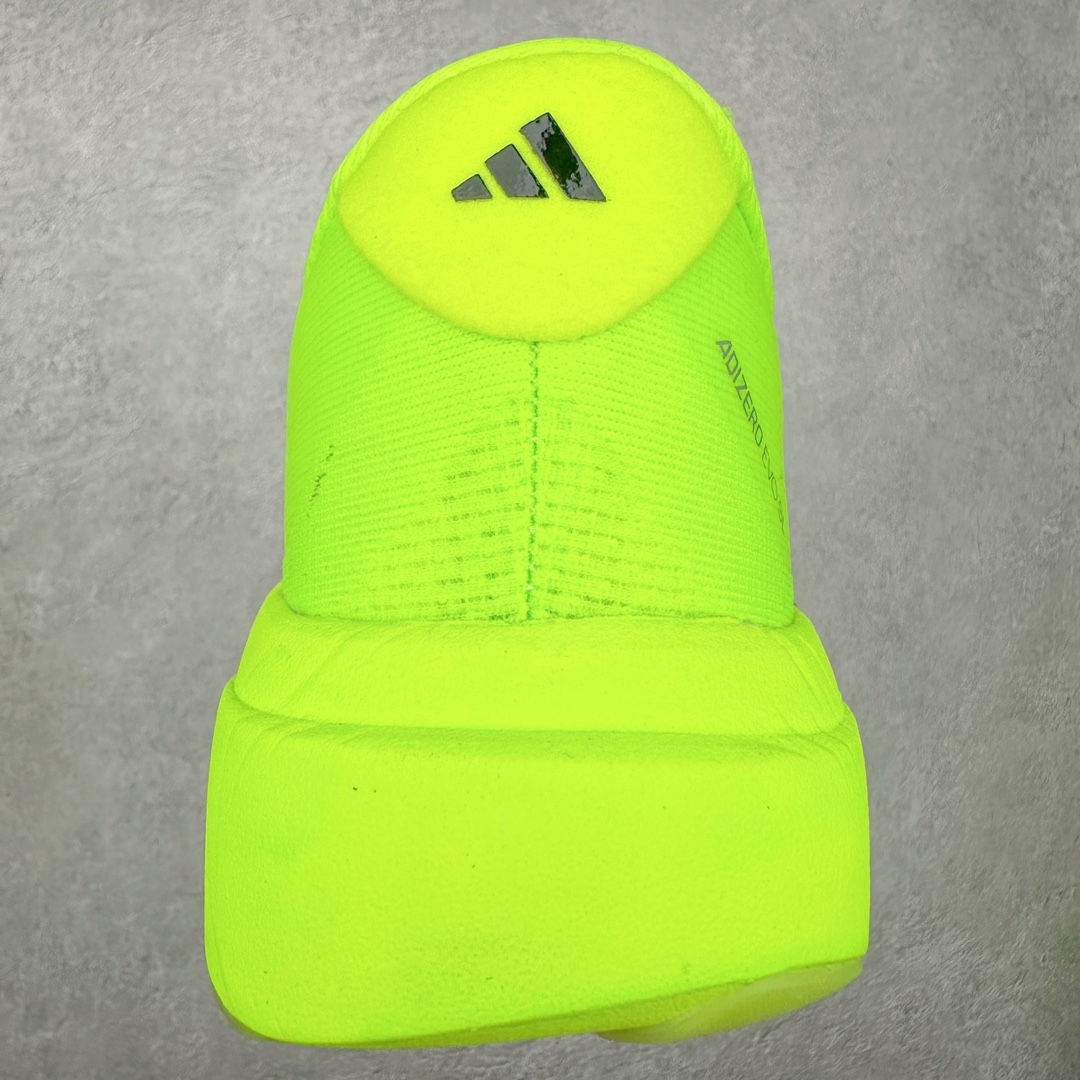 图片[8]-AD Adizero Eva SL M 零度进化版系列低帮轻便透气竞速休闲运动慢跑鞋 JR3416 相信大家对去年 adidas 横空出世的「顶级超跑」adiZero Adios Pro EVO 1 记忆犹新！不仅登顶阿迪史上最轻跑鞋宝座，更在接下来的全球马拉松赛事中，持续书写着惊人成绩，被网友戏称新一代「阿迪神鞋」全网刷屏！极简设计语言与强烈速度感和存在感的鞋侧三线，让人过目不忘，特别种草！其中定位于中长跑训练的 adidas Adizero Evo SL，整体外观造型与 adiZero Adios Pro EVO 1 非常相似。中底配置方面搭载全掌 Lightstrike Pro，鞋面采用透气网面示人，契合日常训练鞋的定位，更加耐用。外底给到了马牌橡胶，及类似上代竞速旗舰 adidas Adizero Adios Pro 3 区域分布。整体看下来无论是外观的鲜明辨识度，还是配置的扎实程度都很顶。尺码：36 36⅔ 37⅓ 38 38⅔ 39⅓ 40 40⅔ 41⅓ 42 42⅔ 43⅓ 44 45-选品中心