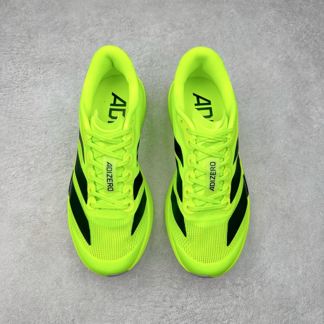 图片[2]-AD Adizero Eva SL M 零度进化版系列低帮轻便透气竞速休闲运动慢跑鞋 JR3416 相信大家对去年 adidas 横空出世的「顶级超跑」adiZero Adios Pro EVO 1 记忆犹新！不仅登顶阿迪史上最轻跑鞋宝座，更在接下来的全球马拉松赛事中，持续书写着惊人成绩，被网友戏称新一代「阿迪神鞋」全网刷屏！极简设计语言与强烈速度感和存在感的鞋侧三线，让人过目不忘，特别种草！其中定位于中长跑训练的 adidas Adizero Evo SL，整体外观造型与 adiZero Adios Pro EVO 1 非常相似。中底配置方面搭载全掌 Lightstrike Pro，鞋面采用透气网面示人，契合日常训练鞋的定位，更加耐用。外底给到了马牌橡胶，及类似上代竞速旗舰 adidas Adizero Adios Pro 3 区域分布。整体看下来无论是外观的鲜明辨识度，还是配置的扎实程度都很顶。尺码：36 36⅔ 37⅓ 38 38⅔ 39⅓ 40 40⅔ 41⅓ 42 42⅔ 43⅓ 44 45-选品中心