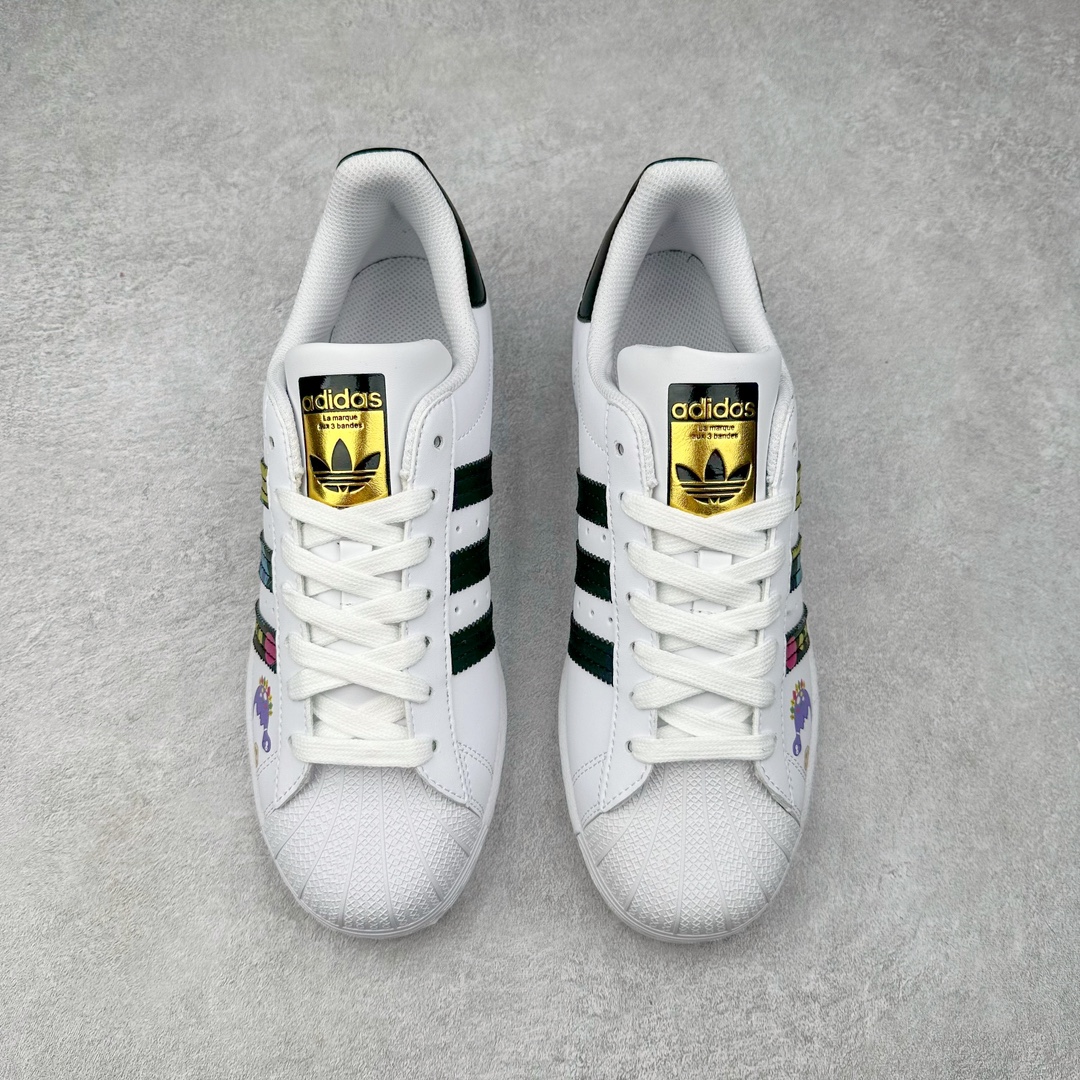 图片[2]-AD Originals Superstar 经典复古贝壳头板鞋 EG4958 诞生于1969年 是第一双将全皮面鞋 身与橡胶鞋头结合在一起的低帮篮球鞋 Superstar最开始 是作为高帮篮球鞋Pro Model的低帮版本而出现的 但因为其独特和醒目的橡胶鞋头造型而让大家熟知 被大家形象地称为\\\”shelltoe\\\”贝壳头 在70年代的美国职业篮球场上 接近3/4的NBA球员都将这双Superstar作为场上用鞋 80年代之后 经过不断的改良和发展 Superstar逐渐成为横跨时装、音乐、街头文化、休闲和运动等各大领域的时尚潮鞋 尺码：36 36.5 37 38 38.5 39 40 40.5 41 42 42.5 43 44 44.5 45-选品中心