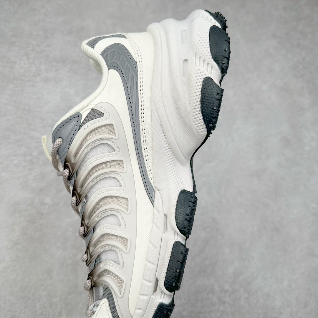 图片[7]-FILA FUSION BRACKET 斐乐时尚舒适网布织物防滑耐磨低帮训练跑步鞋 FUSION 系列传承了 FILA 的百年基因，融入年轻运动及潮流文化，成为引领变革、创新突破的一代。以“1+N” 的跨界合作模式重现经典的同时创造经典。带来最出其不意的跨界合作惊喜。同时，FILAFUSION把FILA 的 DNA 融入到定制体验里，你可以随心制造厲于你的产品。FILA FUSION 的鞋家族涵盖了老爹鞋、跑步鞋、网球鞋、季节款。风格复古新潮，满足了时尚人士出行及各类运动的搭配需求，成为当下年轻人筷拥的鞋类品牌之一。FILA FUSION 走进年轻人的世界，通过年轻人运动，街舞，滑板，篮球，展现 FILA FUSION 的潮流态度和年轻文化。FILA FUSION 认为末来属于引领变革、创新突破的年轻一代，让我们一起构成 FILA 未来的蓝图吧！尺码：35.5 36 36.5 37.5 38 38.5 39 40 40.5 41 42 42.5 43 44 44.5 45 45.5-选品中心