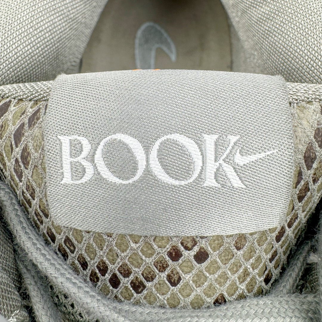 图片[14]-＃灭世/Max NK Book 1 Devin Booker 德文·布克一代男子实战篮球鞋 徒步旅行 军绿 HF6236-002 灭世纯原革新出货‼️缓震配置独家革新！实战属性直接拉满👊🏻实战 天花板上限再度提升！实战亲测-性能体验吊打国产同价位鞋款（为满足海外市场 布克一代最大尺码为47.5） ⚫️增配前掌鹅蛋ZOOM ➕抗扭片➕后掌马蹄ZOOM气垫（正品仅配置后掌zoom气垫） ⚫️采用科比4代鞋楦以及龙骨数据打造！小科4实至名归！（完美解决正品压脚趾问题） ⚫️鞋身➕鞋头增配高频补强层，提升鞋头以及脚踝支撑性 ⚫️鞋垫采用科比4代元年高弹缓震垫材质-磨合一场直接贴合脚型☑️ ⚫️外底加厚2mm，wow10止滑配方，无需磨合，抓地性能原地起飞 最强布克一代有且只在灭世纯原（支持市场任意货品正面PK） 真材实料，肉眼可见！革新升级绝非空穴来风！灭世纯原内外兼修，用态度诠释实战新篇章👊🏻 Book 1 尺码 39-47.5-选品中心