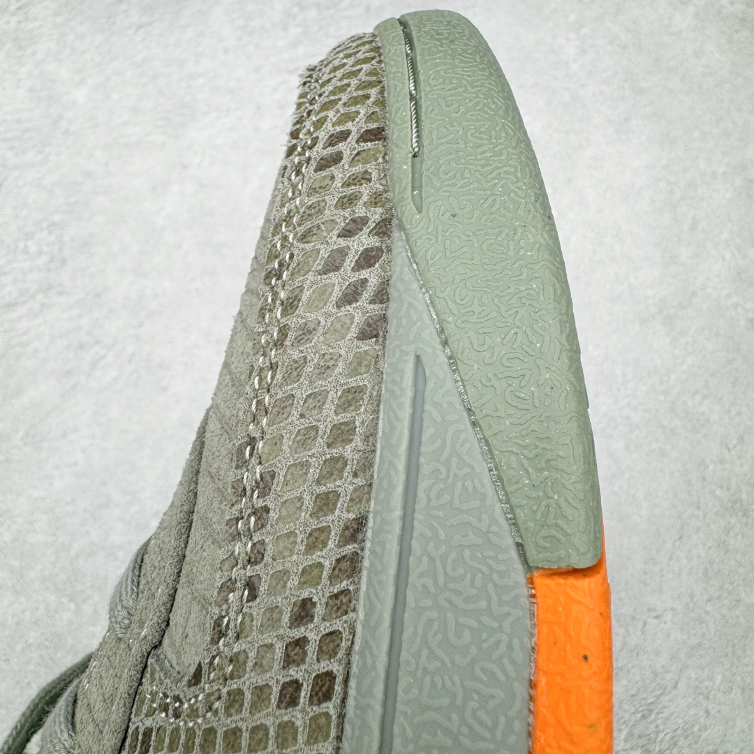 图片[20]-＃灭世/Max NK Book 1 Devin Booker 德文·布克一代男子实战篮球鞋 徒步旅行 军绿 HF6236-002 灭世纯原革新出货‼️缓震配置独家革新！实战属性直接拉满👊🏻实战 天花板上限再度提升！实战亲测-性能体验吊打国产同价位鞋款（为满足海外市场 布克一代最大尺码为47.5） ⚫️增配前掌鹅蛋ZOOM ➕抗扭片➕后掌马蹄ZOOM气垫（正品仅配置后掌zoom气垫） ⚫️采用科比4代鞋楦以及龙骨数据打造！小科4实至名归！（完美解决正品压脚趾问题） ⚫️鞋身➕鞋头增配高频补强层，提升鞋头以及脚踝支撑性 ⚫️鞋垫采用科比4代元年高弹缓震垫材质-磨合一场直接贴合脚型☑️ ⚫️外底加厚2mm，wow10止滑配方，无需磨合，抓地性能原地起飞 最强布克一代有且只在灭世纯原（支持市场任意货品正面PK） 真材实料，肉眼可见！革新升级绝非空穴来风！灭世纯原内外兼修，用态度诠释实战新篇章👊🏻 Book 1 尺码 39-47.5-选品中心