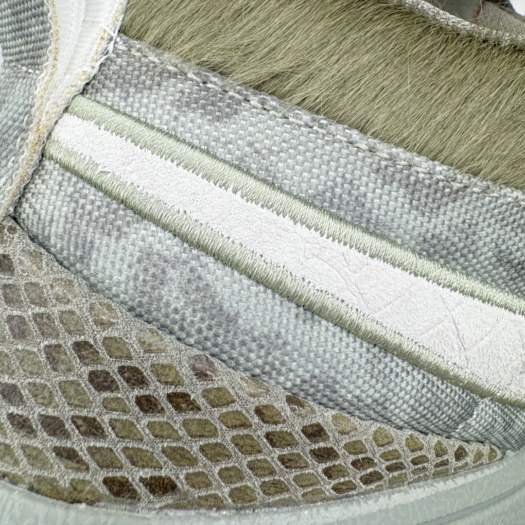 图片[18]-＃灭世/Max NK Book 1 Devin Booker 德文·布克一代男子实战篮球鞋 徒步旅行 军绿 HF6236-002 灭世纯原革新出货‼️缓震配置独家革新！实战属性直接拉满👊🏻实战 天花板上限再度提升！实战亲测-性能体验吊打国产同价位鞋款（为满足海外市场 布克一代最大尺码为47.5） ⚫️增配前掌鹅蛋ZOOM ➕抗扭片➕后掌马蹄ZOOM气垫（正品仅配置后掌zoom气垫） ⚫️采用科比4代鞋楦以及龙骨数据打造！小科4实至名归！（完美解决正品压脚趾问题） ⚫️鞋身➕鞋头增配高频补强层，提升鞋头以及脚踝支撑性 ⚫️鞋垫采用科比4代元年高弹缓震垫材质-磨合一场直接贴合脚型☑️ ⚫️外底加厚2mm，wow10止滑配方，无需磨合，抓地性能原地起飞 最强布克一代有且只在灭世纯原（支持市场任意货品正面PK） 真材实料，肉眼可见！革新升级绝非空穴来风！灭世纯原内外兼修，用态度诠释实战新篇章👊🏻 Book 1 尺码 39-47.5-选品中心