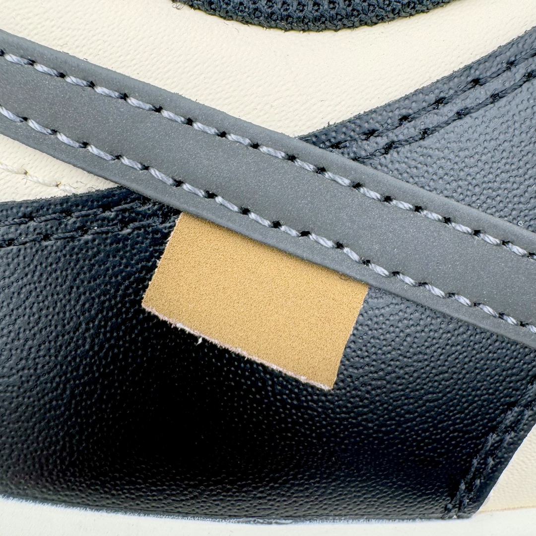 图片[16]-＃YC纯原 NK Dunk Low 太空灰岩 DD1391-100 定制系列天花板 无原鞋不开发 全系列得物原鞋一比一校对开发 配色持续更新中 终端对接 优势输出 全套原厂楦头原纸板数据档案倾力打造 原汁原味莞产 极致还原 圈内最强针车工艺 高端零售指定版 广东原厂配套原盒原标 鞋盒分三个尺码段 原厂冲刀 超高清洁度 全鞋零毛边皮料切割 采用原厂百宏鞋带以及原厂百宏织唛舌标 内标可供原厂几率过验 进口原装条纹中底布 四线拉帮白色点胶 原厂拉帮手法遵循公司 原厂电绣 极致还原 尺码：36 36.5 37.5 38 38.5 39 40 40.5 41 42 42.5 43 44-选品中心