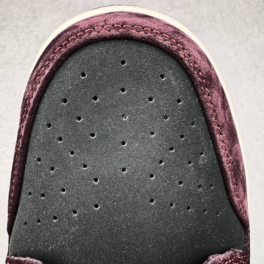 图片[17]-＃S2纯原 Riot Skateshop x NK SB Dunk Low 联名棕红波尔多 FZ1289-200 独家原厂航空铝磨具打磨大底 鞋头坡度极致还原 原盒原配 圈内天花板工艺 原厂冲刀 超高清洁度 全鞋零毛边皮料切割 全套原楦原模倾力打造完美版型 采用原厂百宏鞋带以及原厂百宏织唛舌标 内标可供原厂几率过验 原厂中底布黄色点胶 原厂中底布拉帮走线遵循公司‼️尺码：36 36.5 37.5 38 38.5 39 40 40.5 41 42 42.5 43 44 44.5 45 46 47.5-选品中心