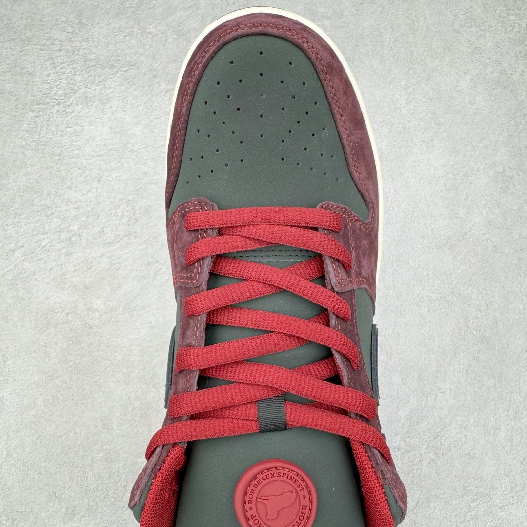 图片[4]-＃S2纯原 Riot Skateshop x NK SB Dunk Low 联名棕红波尔多 FZ1289-200 独家原厂航空铝磨具打磨大底 鞋头坡度极致还原 原盒原配 圈内天花板工艺 原厂冲刀 超高清洁度 全鞋零毛边皮料切割 全套原楦原模倾力打造完美版型 采用原厂百宏鞋带以及原厂百宏织唛舌标 内标可供原厂几率过验 原厂中底布黄色点胶 原厂中底布拉帮走线遵循公司‼️尺码：36 36.5 37.5 38 38.5 39 40 40.5 41 42 42.5 43 44 44.5 45 46 47.5-选品中心