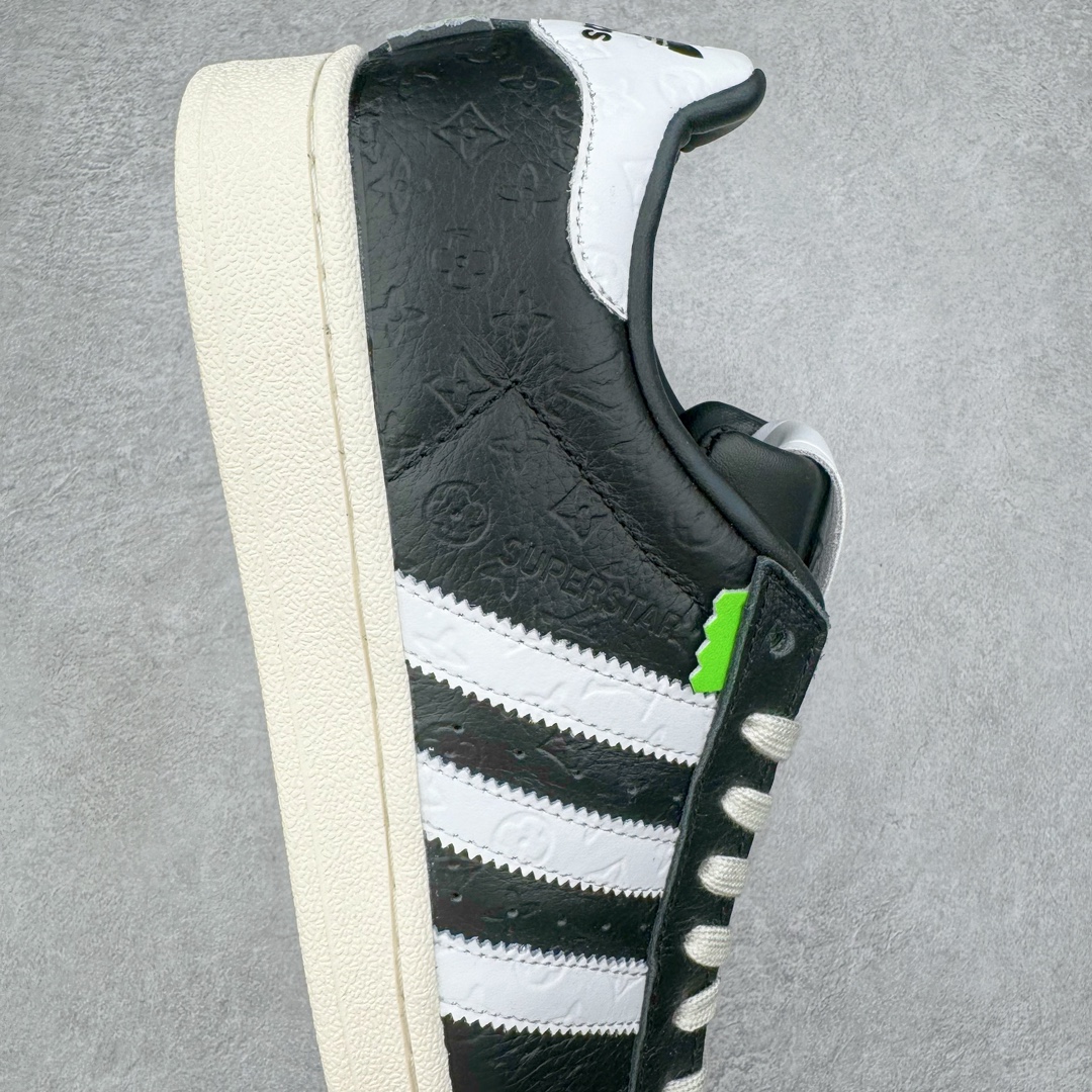 图片[6]-Lv x AD Originals Superstar 经典复古贝壳头板鞋 联名定制配色 LA9668 诞生于1969年 是第一双将全皮面鞋 身与橡胶鞋头结合在一起的低帮篮球鞋 Superstar最开始 是作为高帮篮球鞋Pro Model的低帮版本而出现的 但因为其独特和醒目的橡胶鞋头造型而让大家熟知 被大家形象地称为\\\”shelltoe\\\”贝壳头 在70年代的美国职业篮球场上 接近3/4的NBA球员都将这双Superstar作为场上用鞋 80年代之后 经过不断的改良和发展 Superstar逐渐成为横跨时装、音乐、街头文化、休闲和运动等各大领域的时尚潮鞋 尺码：36 36.5 37 38 38.5 39 40 40.5 41 42 42.5 43 44 44.5 45-选品中心