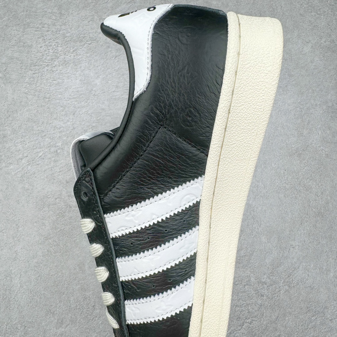 图片[7]-Lv x AD Originals Superstar 经典复古贝壳头板鞋 联名定制配色 LA9668 诞生于1969年 是第一双将全皮面鞋 身与橡胶鞋头结合在一起的低帮篮球鞋 Superstar最开始 是作为高帮篮球鞋Pro Model的低帮版本而出现的 但因为其独特和醒目的橡胶鞋头造型而让大家熟知 被大家形象地称为\\\”shelltoe\\\”贝壳头 在70年代的美国职业篮球场上 接近3/4的NBA球员都将这双Superstar作为场上用鞋 80年代之后 经过不断的改良和发展 Superstar逐渐成为横跨时装、音乐、街头文化、休闲和运动等各大领域的时尚潮鞋 尺码：36 36.5 37 38 38.5 39 40 40.5 41 42 42.5 43 44 44.5 45-选品中心