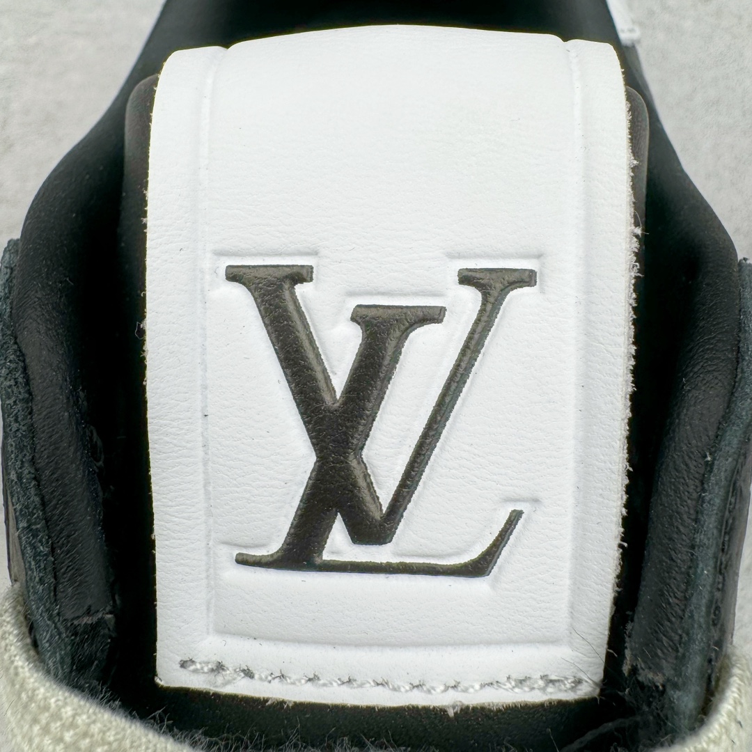 图片[12]-Lv x AD Originals Superstar 经典复古贝壳头板鞋 联名定制配色 LA9668 诞生于1969年 是第一双将全皮面鞋 身与橡胶鞋头结合在一起的低帮篮球鞋 Superstar最开始 是作为高帮篮球鞋Pro Model的低帮版本而出现的 但因为其独特和醒目的橡胶鞋头造型而让大家熟知 被大家形象地称为\\\”shelltoe\\\”贝壳头 在70年代的美国职业篮球场上 接近3/4的NBA球员都将这双Superstar作为场上用鞋 80年代之后 经过不断的改良和发展 Superstar逐渐成为横跨时装、音乐、街头文化、休闲和运动等各大领域的时尚潮鞋 尺码：36 36.5 37 38 38.5 39 40 40.5 41 42 42.5 43 44 44.5 45-选品中心